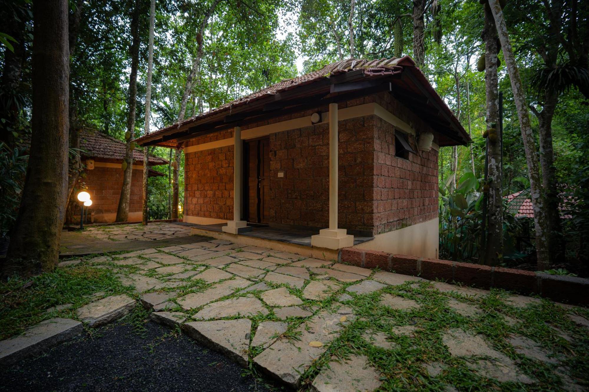 Raindrops Resorts Wayanad Sultan Bathery Bagian luar foto