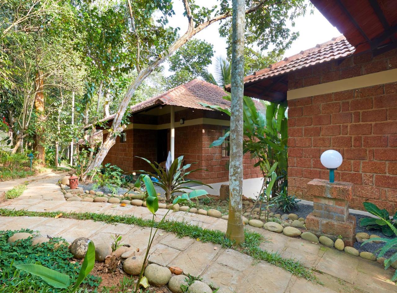 Raindrops Resorts Wayanad Sultan Bathery Bagian luar foto